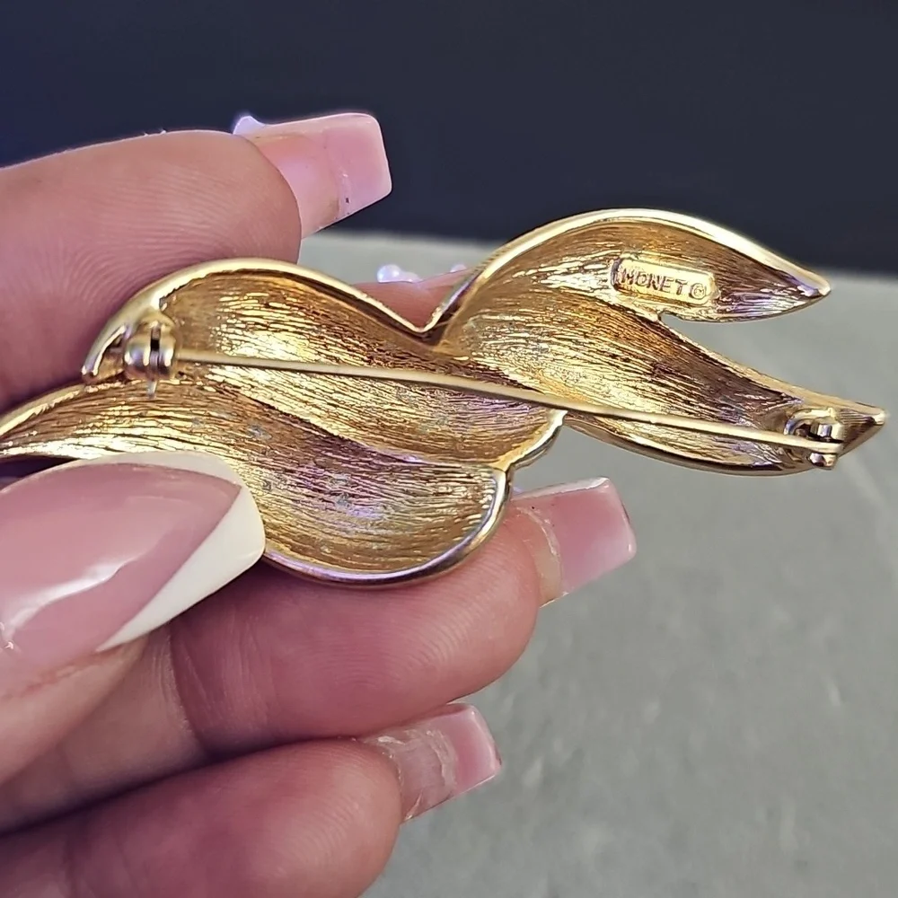 Vintage Signed Monet Gold Tone Brooch